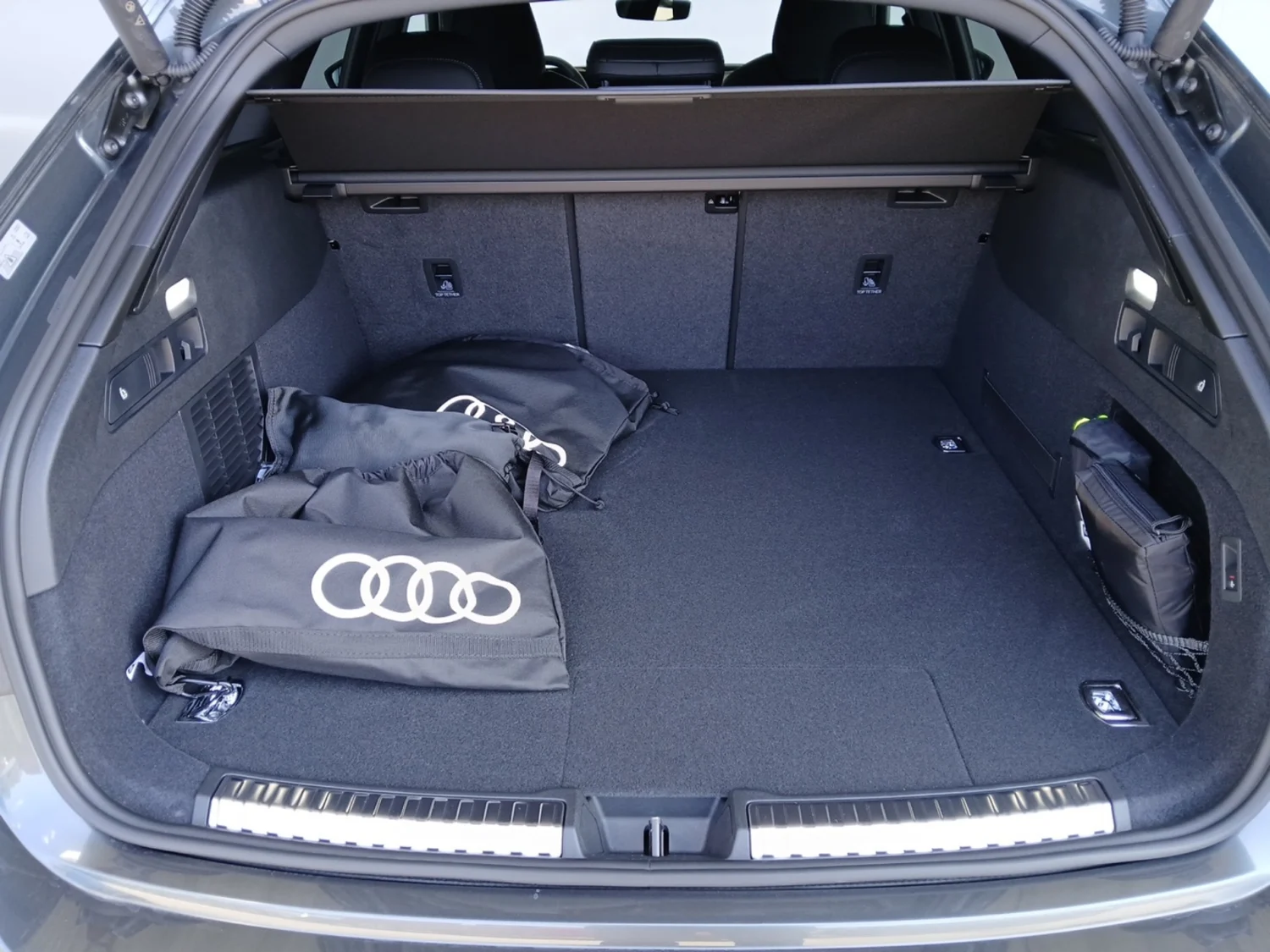 Bild eines Audi A5 Avant e-hybrid quattro 270 kW