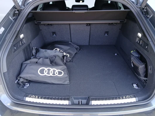 Bild eines Audi A5 Avant e-hybrid quattro 270 kW