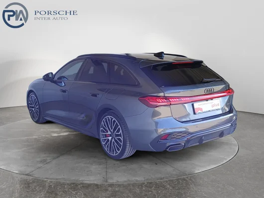 Bild eines Audi A5 Avant e-hybrid quattro 270 kW