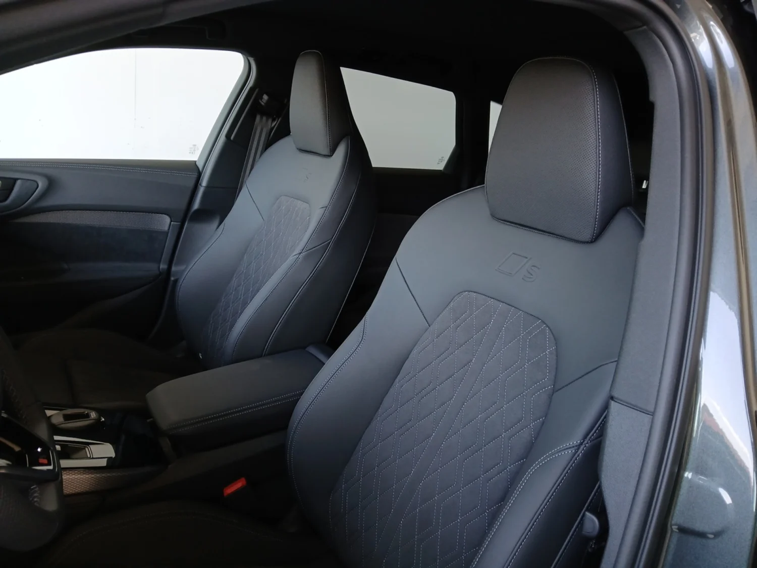 Bild eines Audi A5 Avant e-hybrid quattro 270 kW