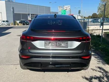 Audi SQ6 Sportback e-tron in Daytonagrau Perleffekt