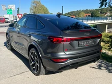 Audi SQ6 Sportback e-tron in Daytonagrau Perleffekt