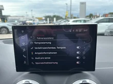 Audi Q2 35 TFSI advanced in L5 Florettsilber Metallic