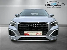 Audi Q2 35 TFSI advanced in L5 Florettsilber Metallic