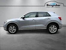 Audi Q2 35 TFSI advanced in L5 Florettsilber Metallic