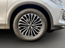VW Tiguan Friends eTSI DSG in Oyster Silver Metallic