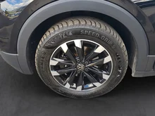 VW T-Cross Life TSI DSG in Deep Black Perleffekt