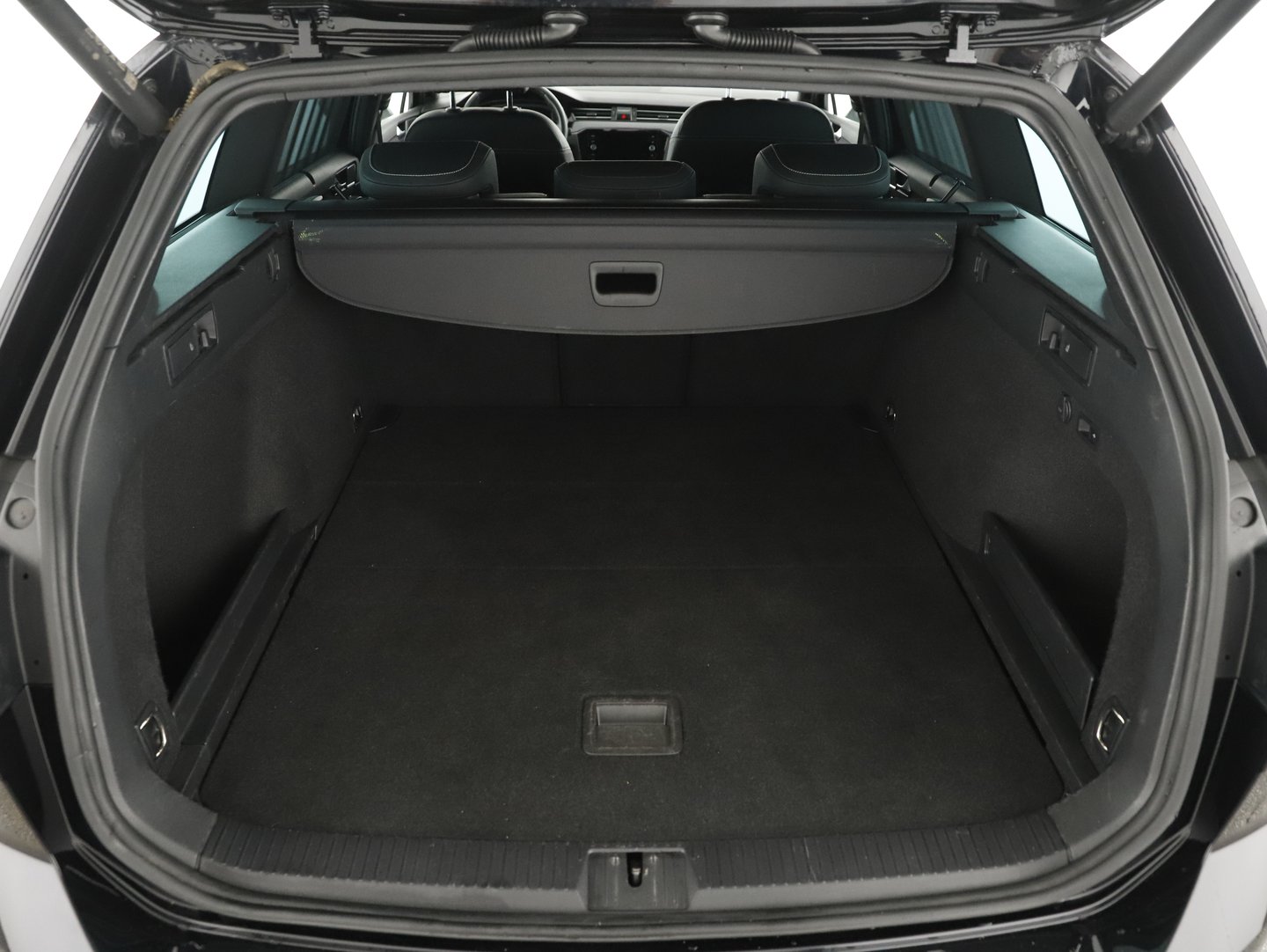 VW Passat Variant Elegance TDI DSG | Bild 34 von 39