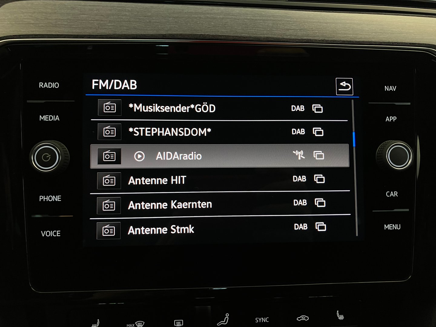 VW Passat Variant Elegance TDI DSG | Bild 19 von 39