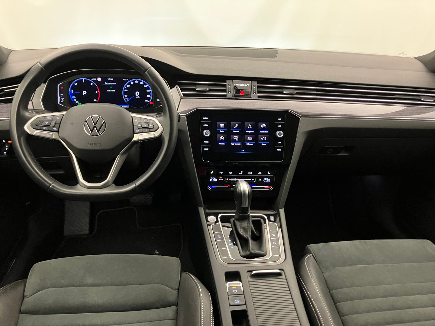 VW Passat Variant Elegance TDI DSG | Bild 14 von 39