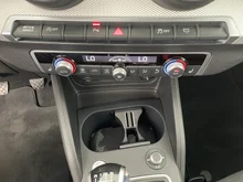 Audi Q2 30 TFSI intense in ibisweiß