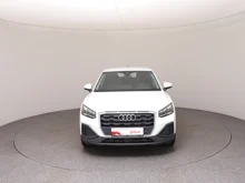 Audi Q2 30 TFSI intense in ibisweiß