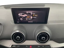 Audi Q2 30 TFSI intense in ibisweiß