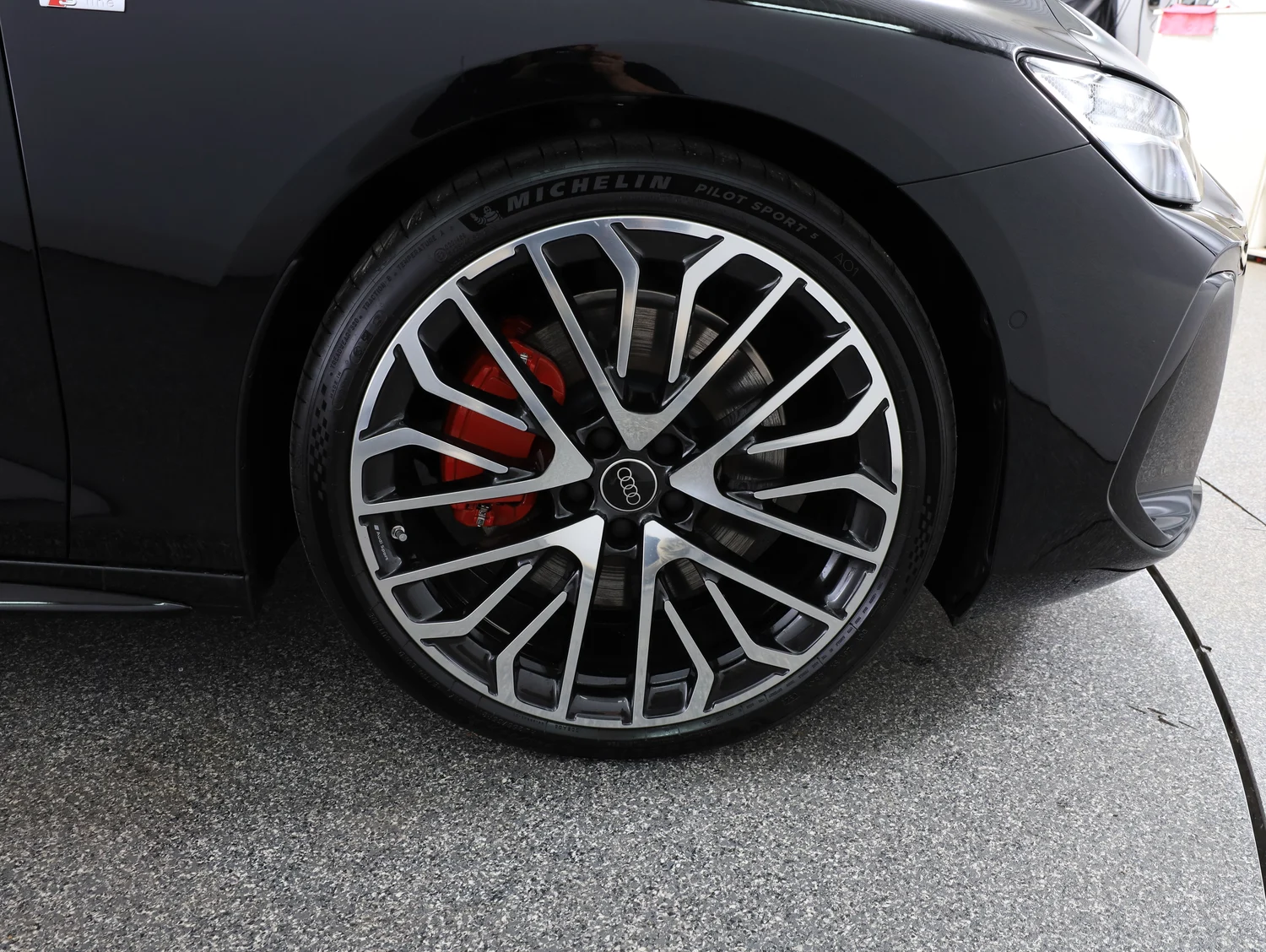 Bild eines Audi A6 Avant quattro TDI 220 kW