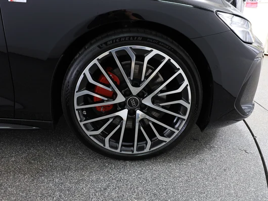 Bild eines Audi A6 Avant quattro TDI 220 kW