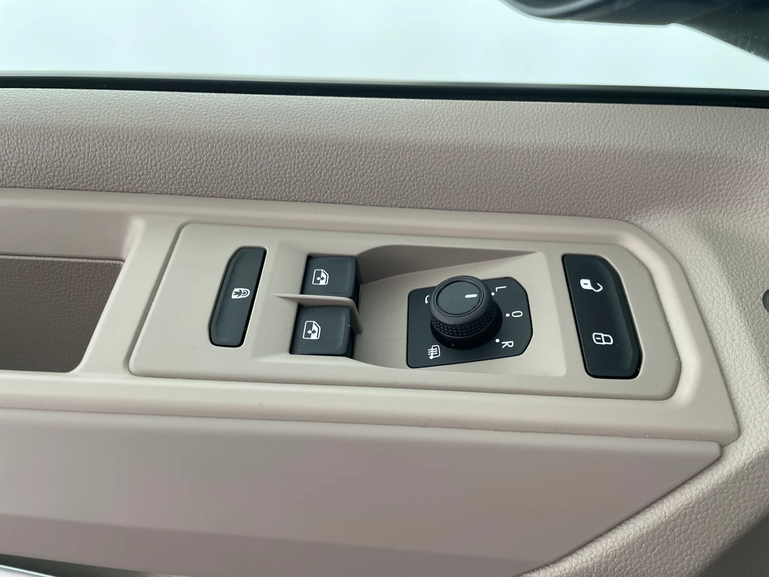 Bild eines VW Multivan Business ÜH TDI