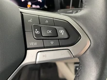 VW Multivan Business ÜH TDI in Starlightblue Metallic