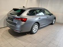 Škoda Octavia Combi Essence TSI in Graphit-Grau Metallic