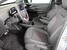 VW ID.4 GTX 4MOTION 250 kW Business -77 kWh in Mondsteingrau Dach schwarz