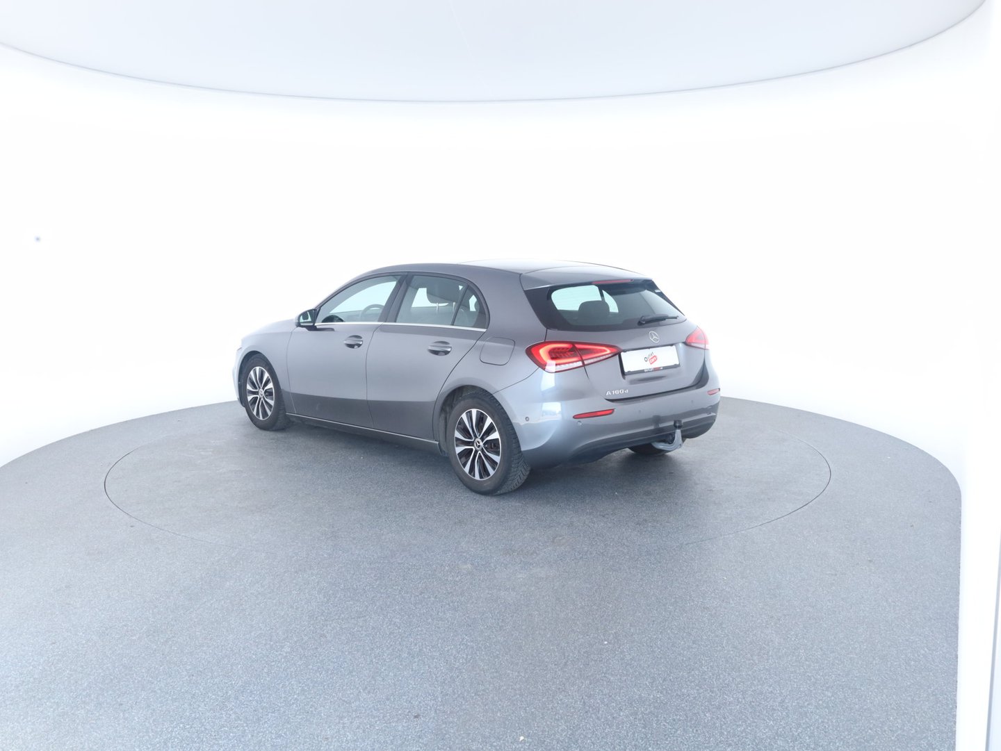 Mercedes A 180 d Aut. | Bild 2 von 14