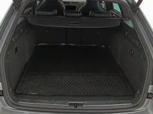 Škoda Superb Combi iV SPORTLINE DSG in Business-Grau Metallic