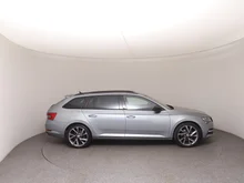 Škoda Superb Combi iV SPORTLINE DSG in Business-Grau Metallic