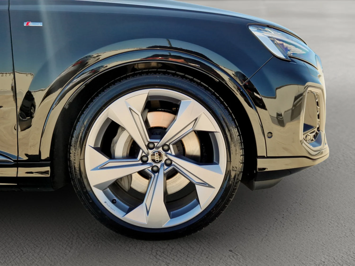 Bild eines Audi Q7 55 TFSI e quattro S line 290 kW