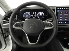 VW Passat Variant Business eHybrid 150kW in Pure White