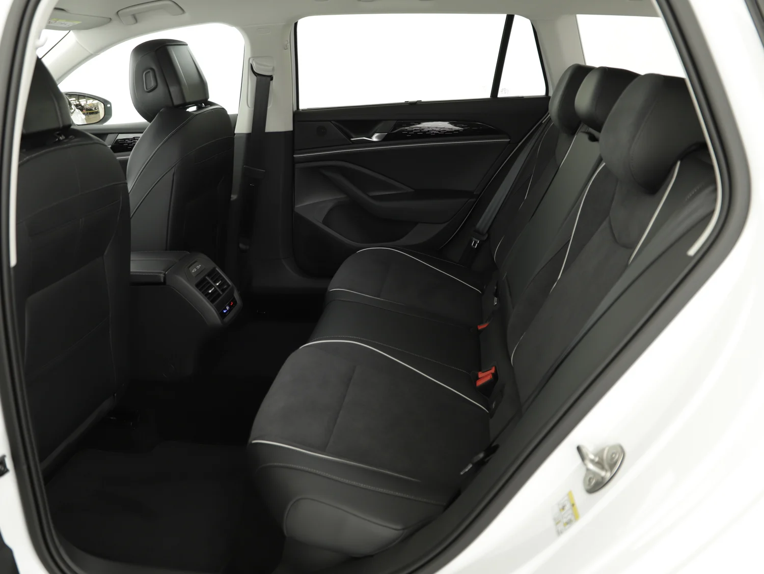 Bild eines VW Passat Variant Business eHybrid 150kW