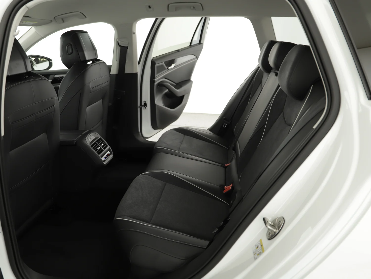 Bild eines VW Passat Variant Business eHybrid 150kW