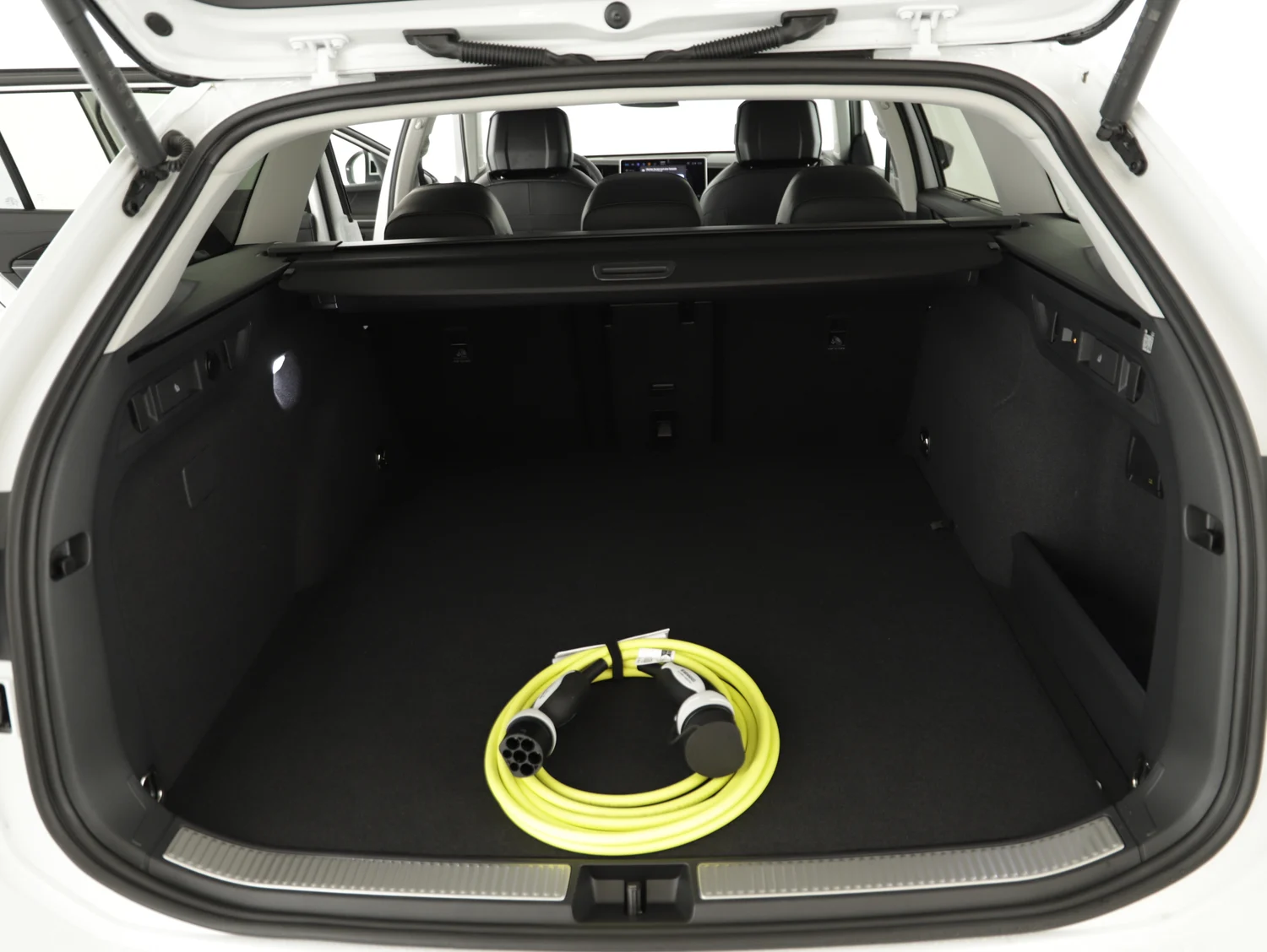 Bild eines VW Passat Variant Business eHybrid 150kW