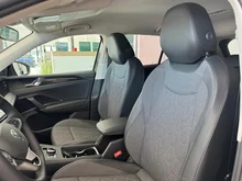 VW Tiguan Friends eTSI DSG in Cipressino-Grün Metallic