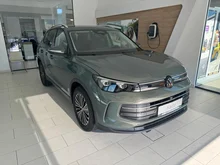 VW Tiguan Friends eTSI DSG in Cipressino-Grün Metallic