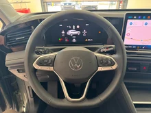 VW Tiguan Friends eTSI DSG in Cipressino-Grün Metallic