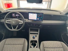 VW Tiguan Friends eTSI DSG in Cipressino-Grün Metallic