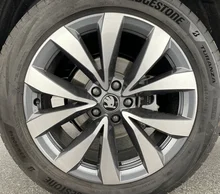 Thumbnail-Foto von Fahrzeug