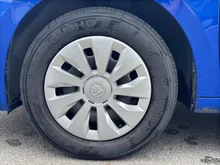 Škoda Fabia Essence TSI in K4 Energy-Blau