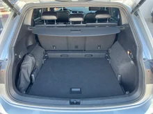 VW Tiguan Allspace R-Line TDI 4MOTION DSG in Pyrit Silber Met.