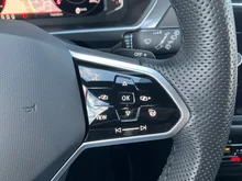 VW Tiguan Allspace R-Line TDI 4MOTION DSG in Pyrit Silber Met.