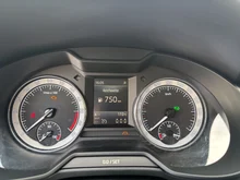 Škoda Octavia Combi 4x4 SCOUT TDI DSG in Moon-Weiß Metallic