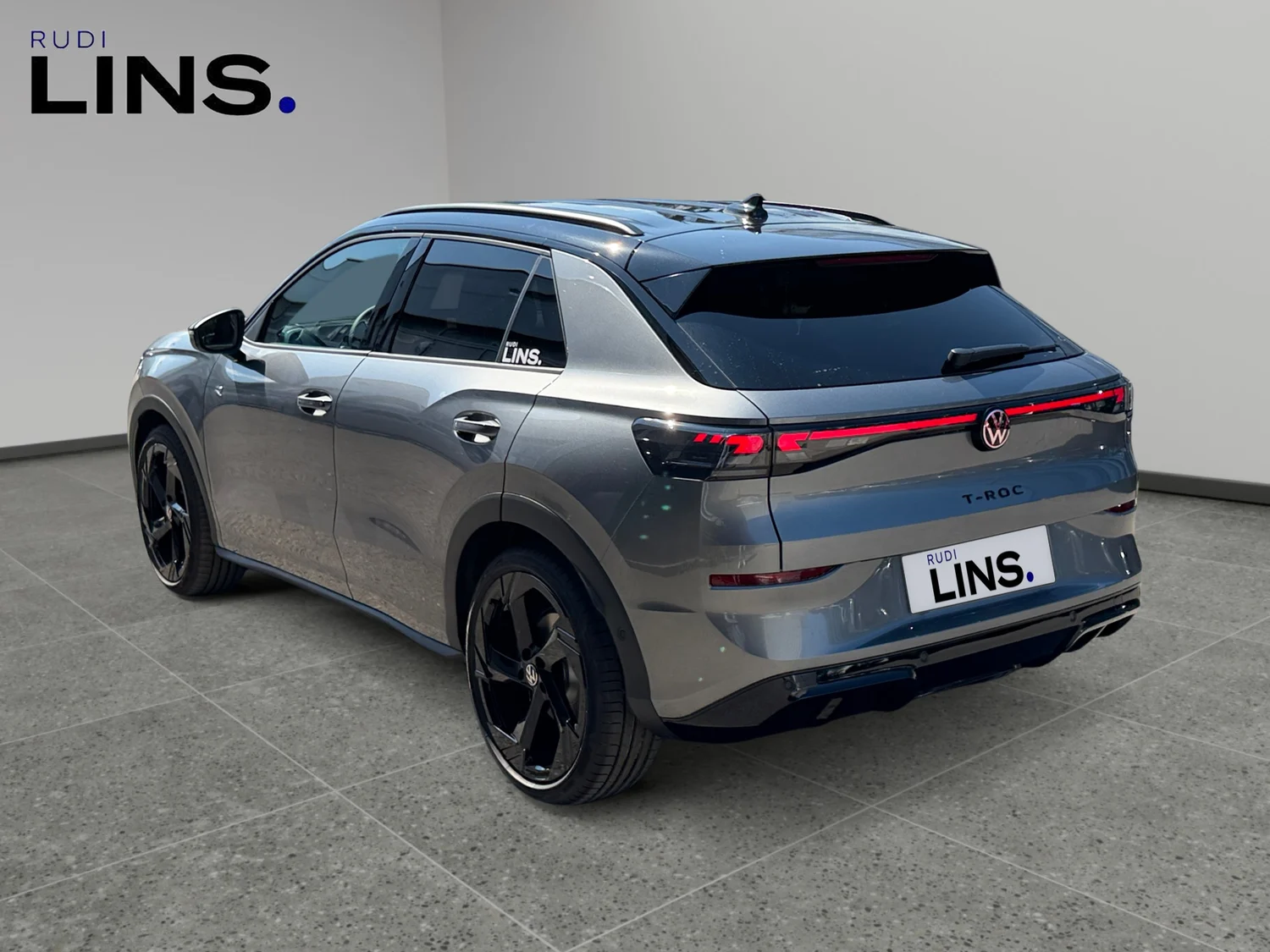 Bild eines T-Roc R-Line eTSI DSG