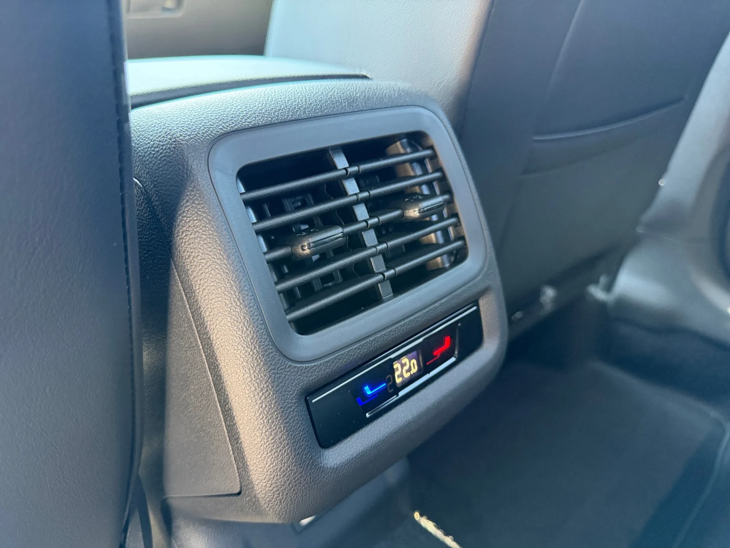 Bild eines T-Roc R-Line eTSI DSG