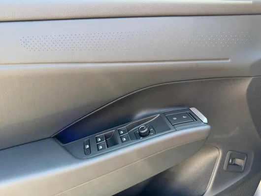 Bild eines T-Roc R-Line eTSI DSG