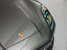 Porsche Panamera 4 E-Hybrid in AVENTURINGRÜNMETALLIC