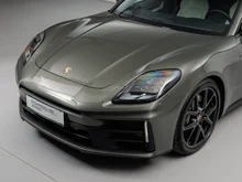 Porsche Panamera 4 E-Hybrid in AVENTURINGRÜNMETALLIC