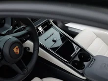Porsche Panamera 4 E-Hybrid in AVENTURINGRÜNMETALLIC