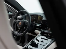 Porsche Panamera 4 E-Hybrid in AVENTURINGRÜNMETALLIC