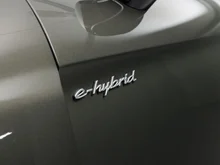 Porsche Panamera 4 E-Hybrid in AVENTURINGRÜNMETALLIC