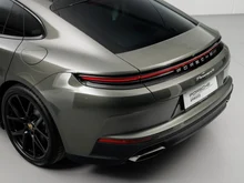 Porsche Panamera 4 E-Hybrid in AVENTURINGRÜNMETALLIC