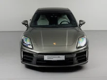 Porsche Panamera 4 E-Hybrid in AVENTURINGRÜNMETALLIC